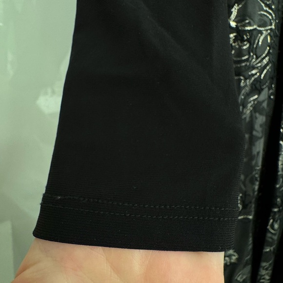 Xscape V Neck Maxi Dress Night Gown Black Gold WORE ONCE for Prom Event Formal - Picture 4 of 9